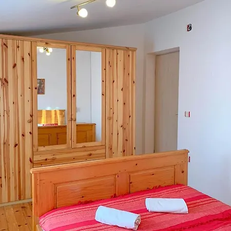 Karolina Appartement Vir